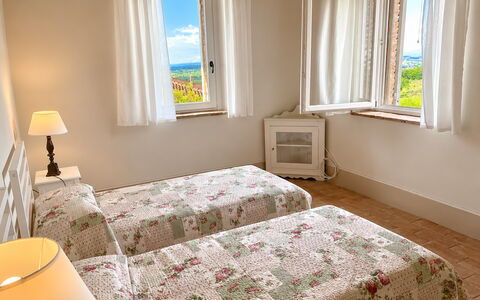 Il Casale al Colle: Meubilair, Slaapkamer, Bed, Interieur Ontwerp, Hout, Laken, Verdieping, Bedding, Textiel, Linens