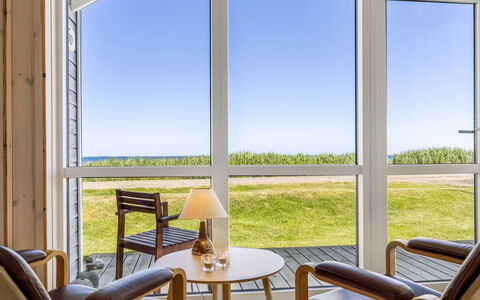 Amma - 15M from the Sea: Appartement, Architectuur, Woongebied, Condominium, Samengesteld Materiaal, Stedelijk Ontwerp, Balkon, Gemengd Gebruik, Schaduw