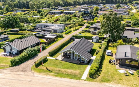 Amma - 15M from the Sea: Appartement, Architectuur, Woongebied, Condominium, Samengesteld Materiaal, Stedelijk Ontwerp, Balkon, Gemengd Gebruik, Schaduw