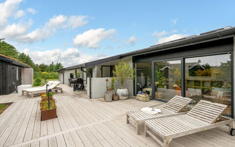 Nitis - 300M to the Fjord: Appartement, Architectuur, Woongebied, Condominium, Samengesteld Materiaal, Stedelijk Ontwerp, Balkon, Gemengd Gebruik, Schaduw