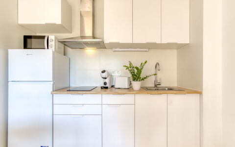 Nice: Appartement, Architectuur, Woongebied, Condominium, Samengesteld Materiaal, Stedelijk Ontwerp, Balkon, Gemengd Gebruik, Schaduw