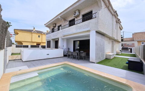 Sweet Home Cabo de Palos: Appartement, Architectuur, Woongebied, Condominium, Samengesteld Materiaal, Stedelijk Ontwerp, Balkon, Gemengd Gebruik, Schaduw