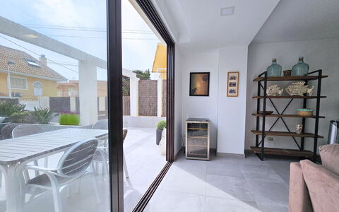 Sweet Home Cabo de Palos: Appartement, Architectuur, Woongebied, Condominium, Samengesteld Materiaal, Stedelijk Ontwerp, Balkon, Gemengd Gebruik, Schaduw