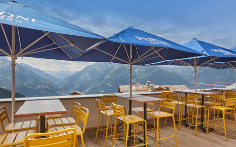 La Rosière 621: Bergketen, Restaurant, Paraplu, Stoel, Ridge, Alpen, Buitenmeubels, Buitentafel, Eco Hotel