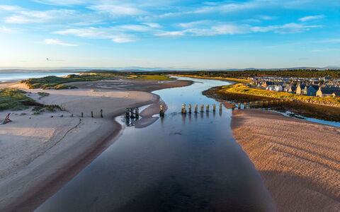 Lossiemouth Manor: Water, Zwemwater, Horizon, Kust, Kust En Oceanic Landvormen, Ecoregio, Landschap, Wolk, Kust, Strand