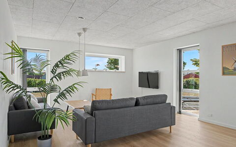 Iolani - 2.2Km from the Sea: Plafond, Flooring, Verdieping, Gips, Houten Vloer, Huishoudapparatuur, Lichte Inrichting