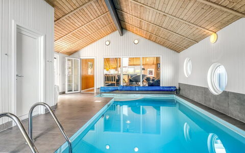 Nis - 75M from the Sea: Zwembad, Flooring, Plafond, Verdieping, Interieur Ontwerp, Samengesteld Materiaal, Toevlucht, Hotel, Ontwerp, Eco Hotel