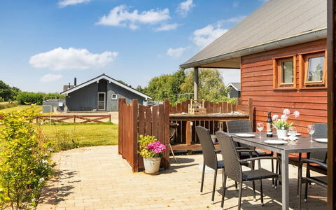 Sonsee - 300M to the Fjord: Verblijf, Huis, Dak, Hardwood, Dek, Beits, Schaduw, Garden Gebouwen, Veranda, Siding