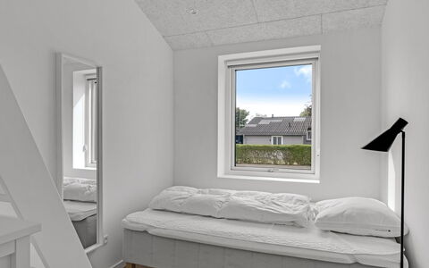 Gundula - 1.3Km from the Sea: Muur, Hout, Plafond, Verdieping, Flooring, Slaapkamer, Interieur Ontwerp, Bed, Kamer, Bedding