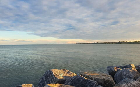 Gundula - 1.3Km from the Sea: Lucht, Blauw, Water, Watervoorraden, Dag,  Felsen\, Horizon, Wolk, Kust En Oceanic Landvormen