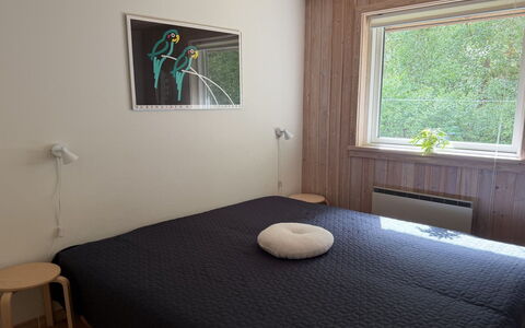 Laris - from the Sea: Verdieping, Flooring, Slaapkamer, Hout, Meubilair, Interieur Ontwerp, Bed, Laken, Bedding, Kamer