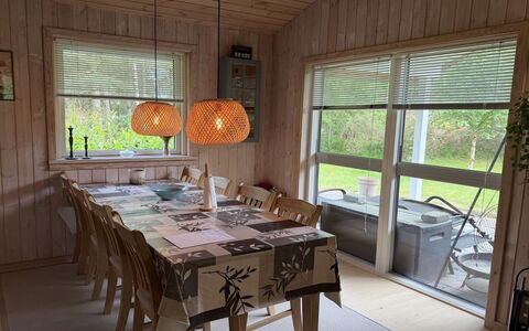 Laris - from the Sea: Meubilair, Interieur Ontwerp, Flooring, Hout, Verdieping, Lichte Inrichting, Plafond, Stoel, Keuken En Eettafel, Tafel