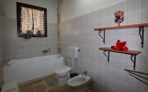 Antica Cascina 191: Loodgieterswerkinrichting, Flooring, Badkamer, Verdieping, Wastafel, Interieur Ontwerp, Wastafel In De Badkamer, Kraan, Loodgieter, Toilet