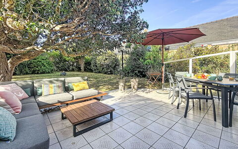 Armorique: Meubilair, Buitenmeubels, Stoel, Tafel, Buitentafel, Tuin, Flooring, Keuken En Eettafel, Flagstone, Verdieping