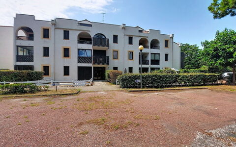 Evasion Marine: Gebouw, Muur, Venster, Woongebied, Buurt, Facade, Huis,  Dorf\, Huis, Balkon