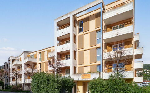 Grasse 625: Gebouw, Muur, Venster, Woongebied, Buurt, Facade, Huis,  Dorf\, Huis, Balkon