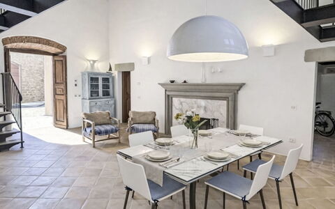 Rocca Loft: Gebouw, Muur, Venster, Woongebied, Buurt, Facade, Huis,  Dorf\, Huis, Balkon