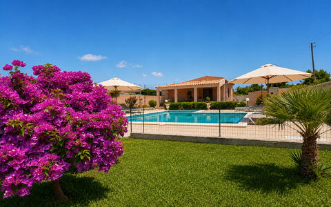 Villa Gloria: Zwembad, Toevlucht, Buitenmeubels, Paraplu, Landgoed, Vrije Tijd, Eco Hotel, Hacienda, Landscaping, Tuin