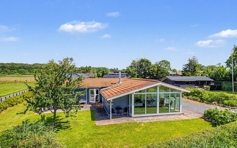 Aderice - 80M from the Sea: Huis, Struik, Dak, Land Lot, Verblijf, Groundcover, Landgoed, Tuin, Boerderij, Landscaping