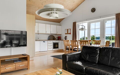 Askatla - 50M to the Fjord: Interieur Ontwerp, Meubilair, Bankstel, Flooring, Plafond, Hout, Verdieping, Woonkamer, Kamer, Lichte Inrichting