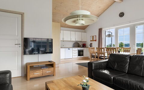 Askatla - 50M to the Fjord: Meubilair, Interieur Ontwerp, Bankstel, Flooring, Hout, Plafond, Verdieping, Woonkamer, Kamer, Tafel