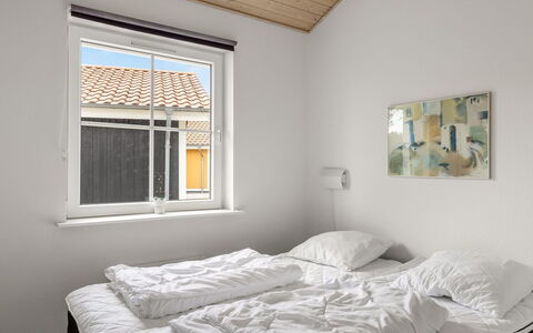 Askatla - 50M to the Fjord: Muur, Hout, Huis, Slaapkamer, Bed, Bedding, Daylighting, Beits, Ontwerp
