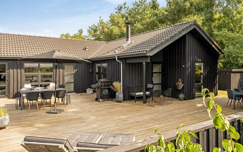 Ozrenka - from the Sea: Dak, Verblijf, Huis, Huis, Siding, Landgoed, Garden Gebouwen, Veranda, Werf, Boerderij