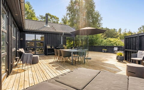 Ozrenka - from the Sea: Hout, Dak, Huis, Dek, Verblijf, Veranda, Hardwood, Schaduw, Landgoed, Backyard