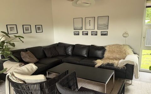 Ozrenka - from the Sea: Meubilair, Bankstel, Interieur Ontwerp, Flooring, Verdieping, Hout, Woonkamer, Huis, Verlichting