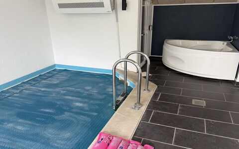 Ozrenka - from the Sea: Flooring, Verdieping, Tegel