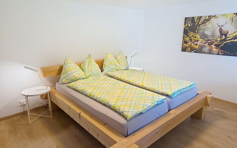 Ferienwohnung Enzian: Hout, Interieur Ontwerp, Flooring, Meubilair, Slaapkamer, Hardwood, Beits, Bed, Houten Vloer, Bed Frame