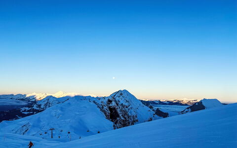 Ferienwohnung Enz: Lucht, Blauw, Berg, Bergachtig Landvormen, Sneeuw, Winter, Bergketen, Terrein, Glacial Landform, Heuvel
