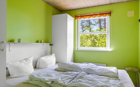 Oke - 1.2Km from the Sea: Interieur Ontwerp, Muur, Slaapkamer, Meubilair, Hout, Bed, Plafond, Verdieping, Flooring, Laken