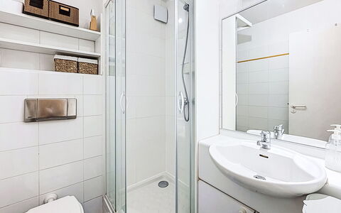 Les Terrasses du Port: Interieur Ontwerp, Verdieping, Flooring, Loodgieterswerkinrichting, Badkamer, Kamer, Wastafel, Wastafel In De Badkamer, Loodgieter, Plafond