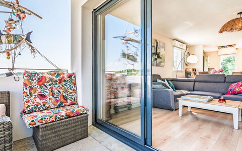 Alturan: Meubilair, Keuken En Eettafel, Stoel, Verdieping, Zee, Balkon, Oceaan, Toevlucht, Eco Hotel, Eetkamer