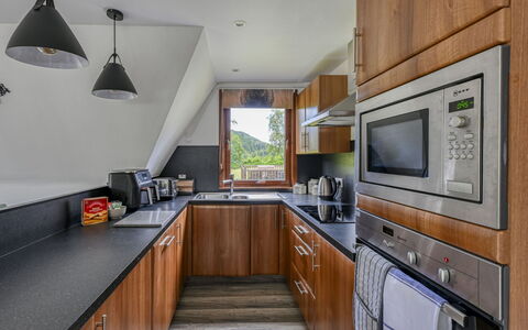 Loch Oich View (Lodge 6): Keuken, Interieur Ontwerp, Hout, Flooring, Meubilair, Countertop, Toestel Van De Keuken, Verdieping, Huis, Major Appliance