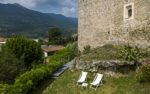 Casa Torre Il Castello: Meubilair, Keuken En Eettafel, Stoel, Verdieping, Zee, Balkon, Oceaan, Toevlucht, Eco Hotel, Eetkamer