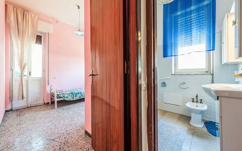 Villetta Luisa: Meubilair, Keuken En Eettafel, Stoel, Verdieping, Zee, Balkon, Oceaan, Toevlucht, Eco Hotel, Eetkamer