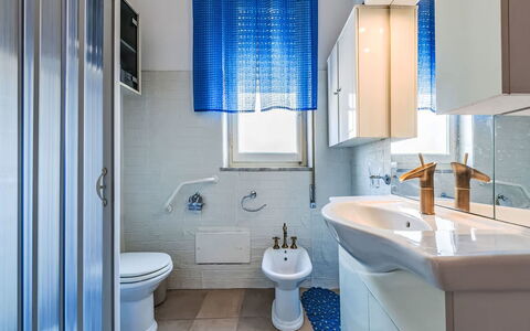 Villetta Luisa: Meubilair, Keuken En Eettafel, Stoel, Verdieping, Zee, Balkon, Oceaan, Toevlucht, Eco Hotel, Eetkamer
