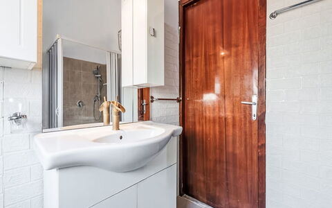 Villetta Luisa: Meubilair, Keuken En Eettafel, Stoel, Verdieping, Zee, Balkon, Oceaan, Toevlucht, Eco Hotel, Eetkamer