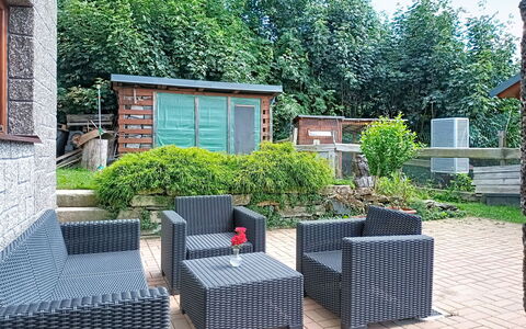 Sylva: Meubilair, Buitenmeubels, Stoel, Tuin, Buitentafel, Bloempot, Patio, Backyard, Schaduw, Koffietafel