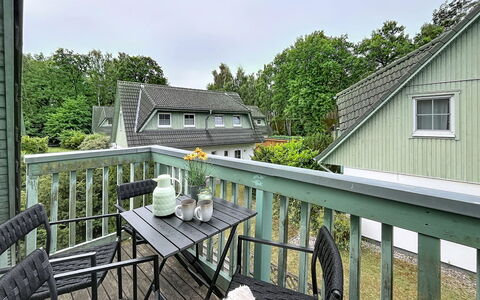 Hohe Kiefern: Tuin, Buitenmeubels, Stoel, Werf, Dek, Veranda, Hek, Schaduw, Backyard, Landscaping