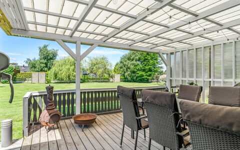 Gertraud - 600M from the Sea: Hout, Veranda, Dek, Schaduw, Buitenmeubels, Outdoor Structuur, Patio, Tuin, Hardwood, Metaal