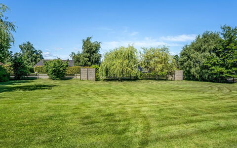Gertraud - 600M from the Sea: Blauw, Boom, Gras, Grasland, Plain, Land Lot, Gazon, Tuin, Weide