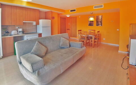 Coral Ii: Family Car, Appartement, Luxevoertuig, Mid-Size Car, Parking, Sedan, Compacte Auto, Stadsauto