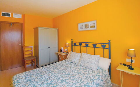 Coral Ii: Family Car, Appartement, Luxevoertuig, Mid-Size Car, Parking, Sedan, Compacte Auto, Stadsauto