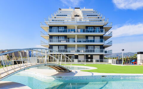 Ciudad Jardin Ii: Family Car, Appartement, Luxevoertuig, Mid-Size Car, Parking, Sedan, Compacte Auto, Stadsauto