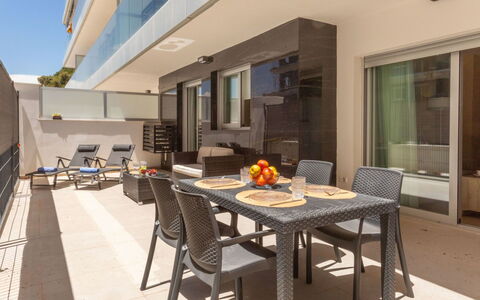 Ciudad Jardin Ii: Family Car, Appartement, Luxevoertuig, Mid-Size Car, Parking, Sedan, Compacte Auto, Stadsauto