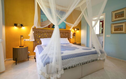 Castillo: Meubilair, Interieur Ontwerp, Slaapkamer, Bed, Verdieping, Plafond, Flooring, Verlichting, Textiel, Kamer