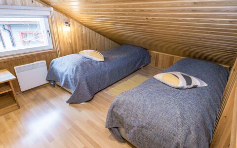Sipoo 607: Family Car, Appartement, Luxevoertuig, Mid-Size Car, Parking, Sedan, Compacte Auto, Stadsauto